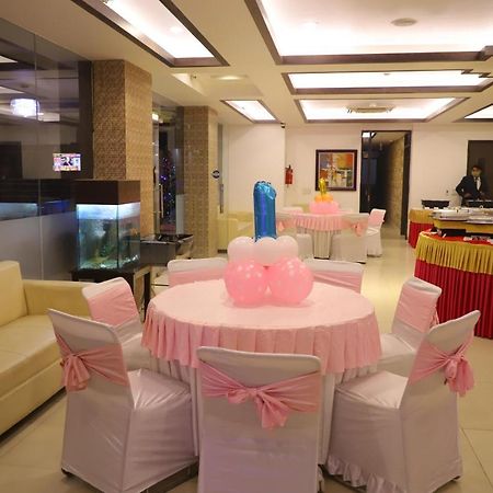 Hotel Genx Le Crescent Ghaziabad Exterior foto
