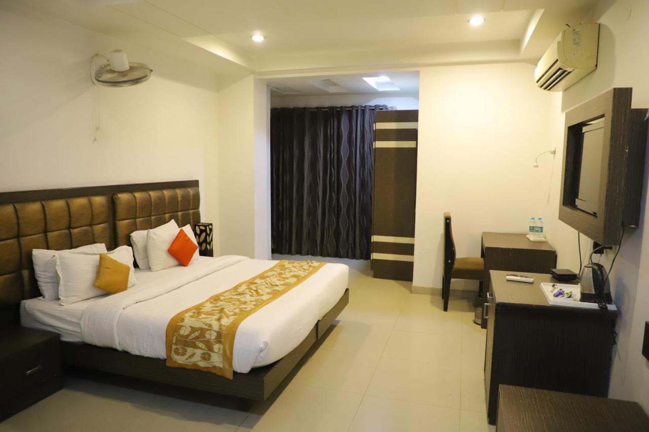 Hotel Genx Le Crescent Ghaziabad Exterior foto