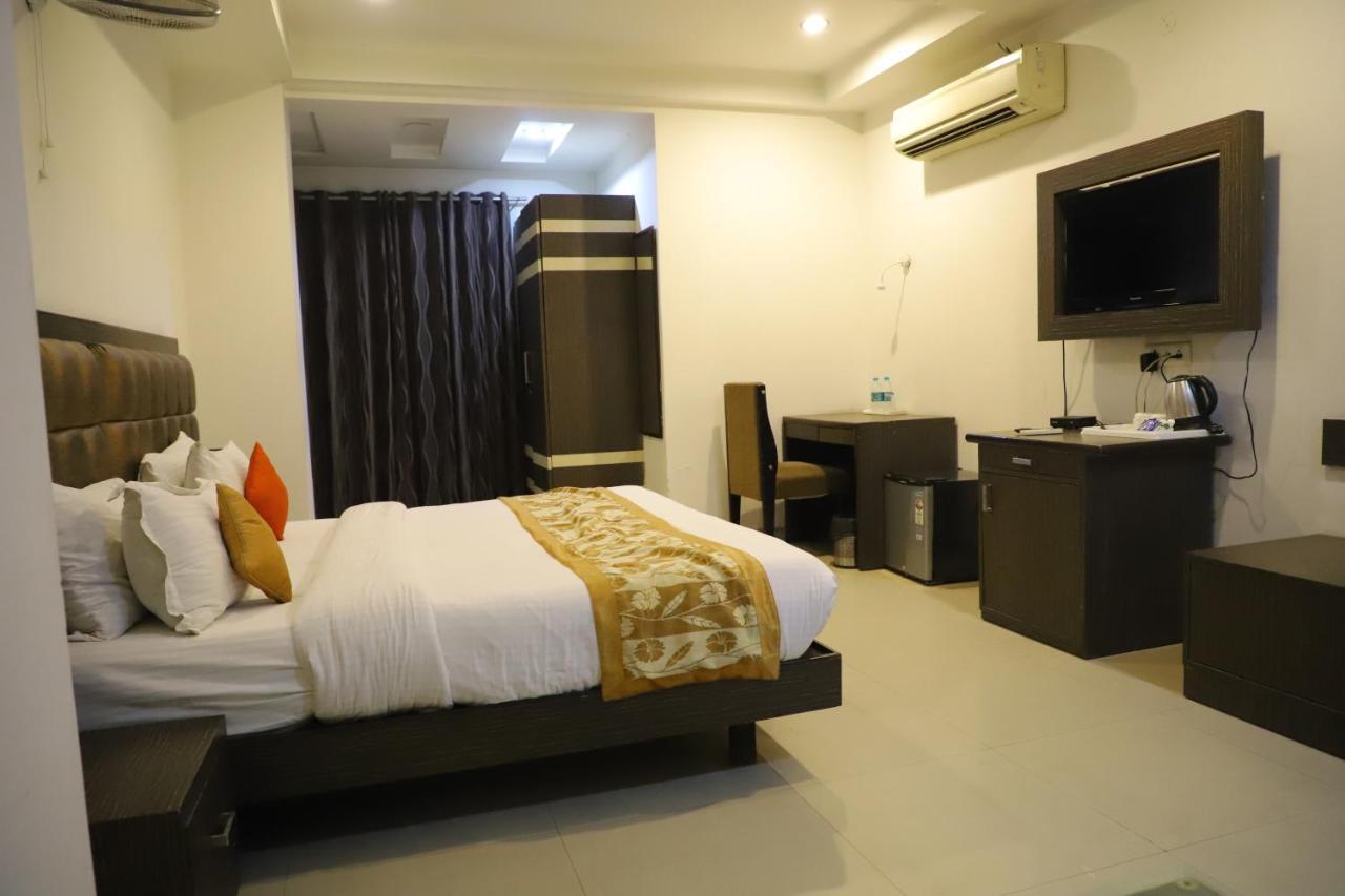 Hotel Genx Le Crescent Ghaziabad Exterior foto