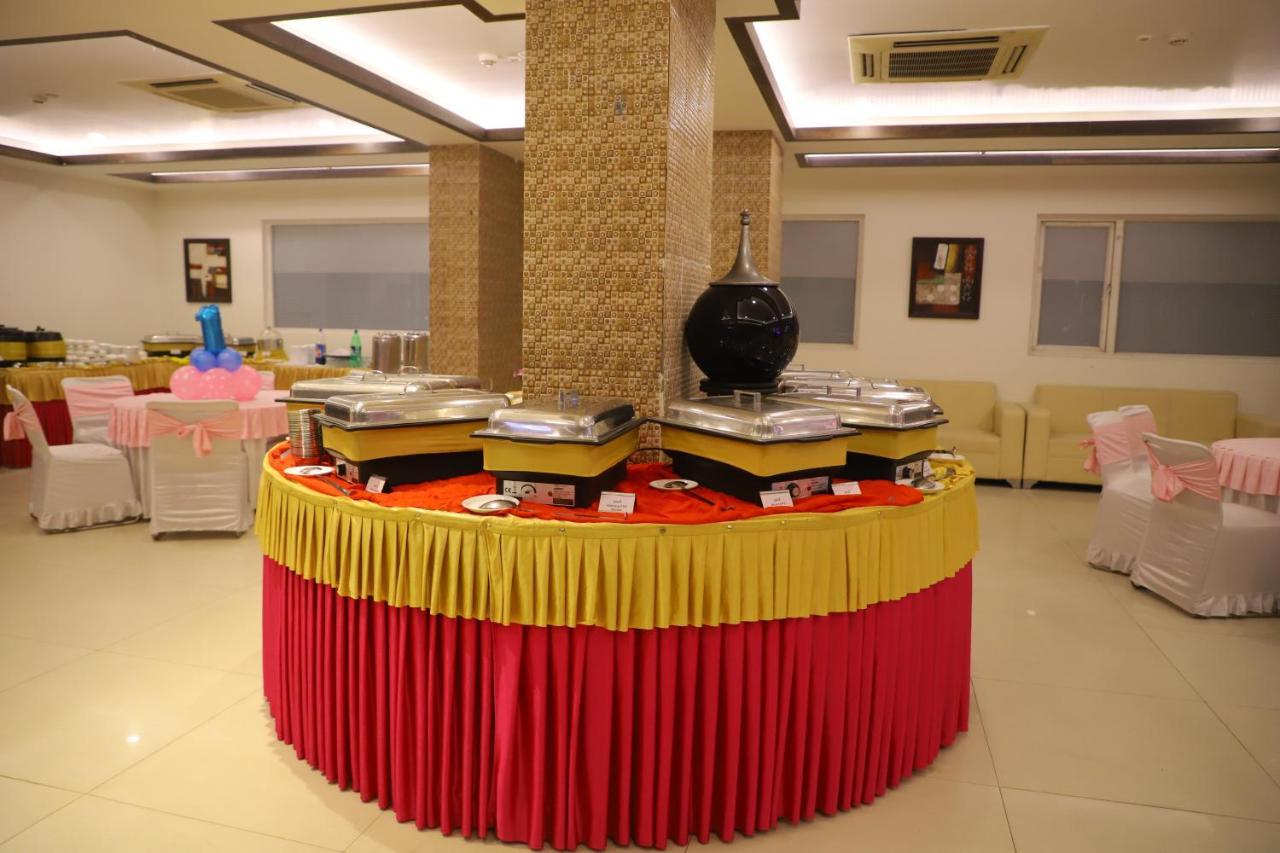 Hotel Genx Le Crescent Ghaziabad Exterior foto