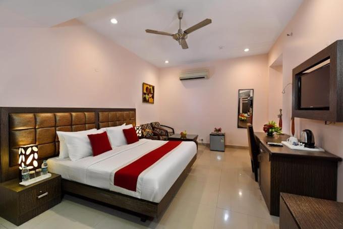 Hotel Genx Le Crescent Ghaziabad Exterior foto