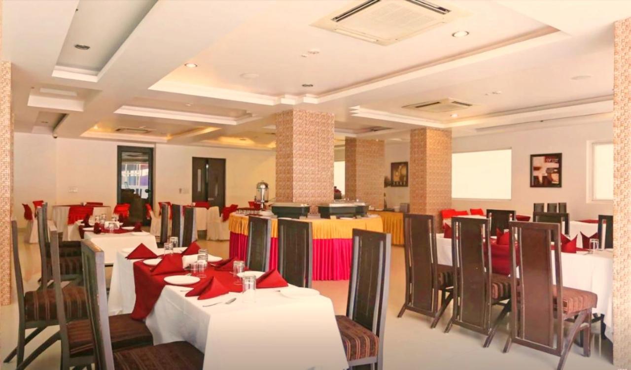 Hotel Genx Le Crescent Ghaziabad Exterior foto