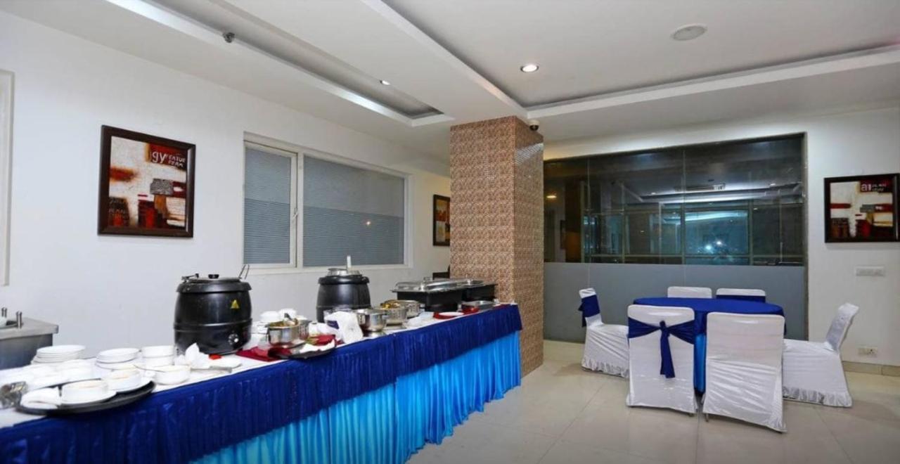 Hotel Genx Le Crescent Ghaziabad Exterior foto